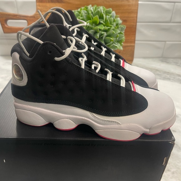 Air Jordan Retro 13 in White, Pink and Black. Like new condition! - Picture 2 of 9